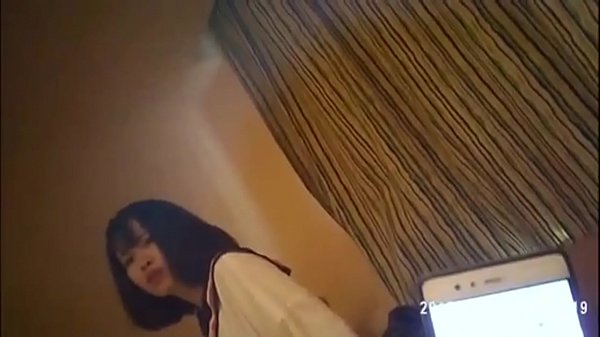 Em gái thằng bạn tôi xinh quá