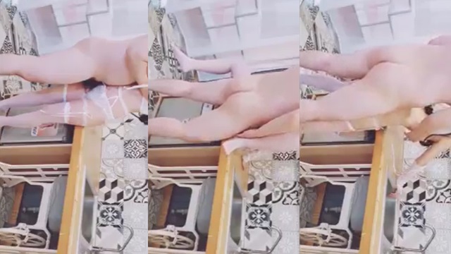 Chịch em yêu dâm đãng bím đẹp vcl